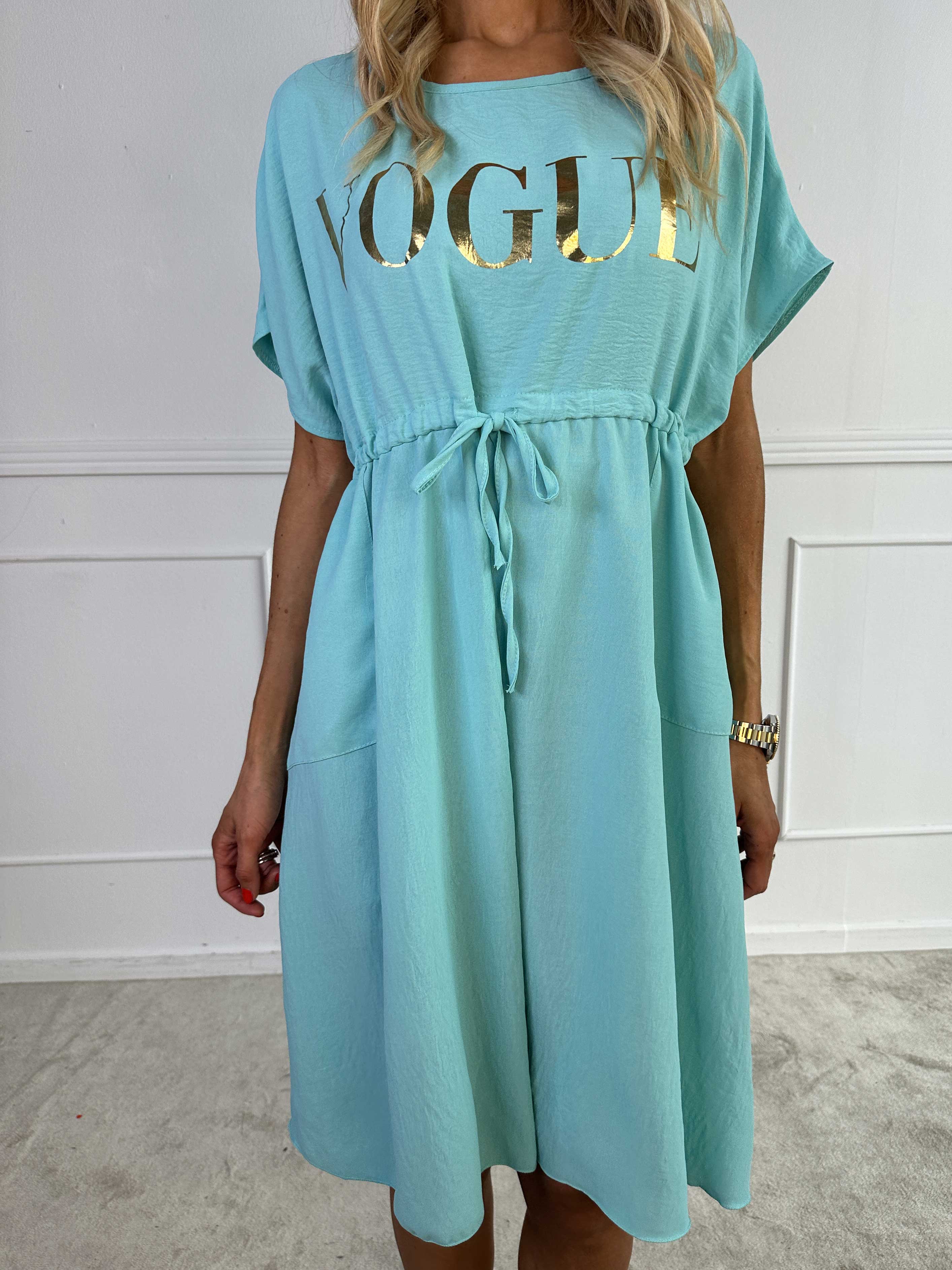 Ada - Sød kjole med vogue henover brystet